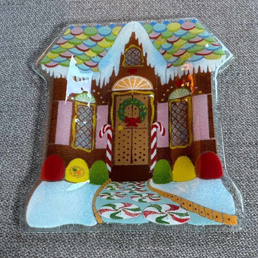 Retried Peggy Karr Glass Christmas House Shaped Gingerbread Tray.